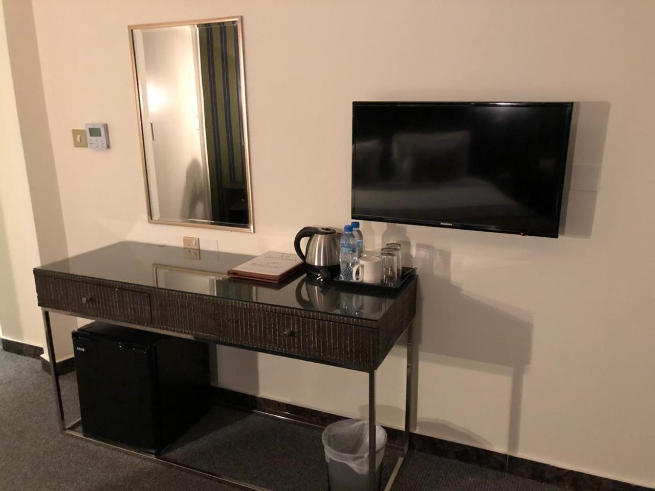 Buraq Hotel Дубай Экстерьер фото