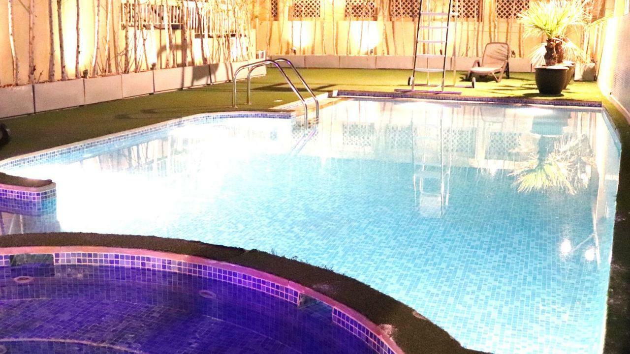 Buraq Hotel Дубай Экстерьер фото