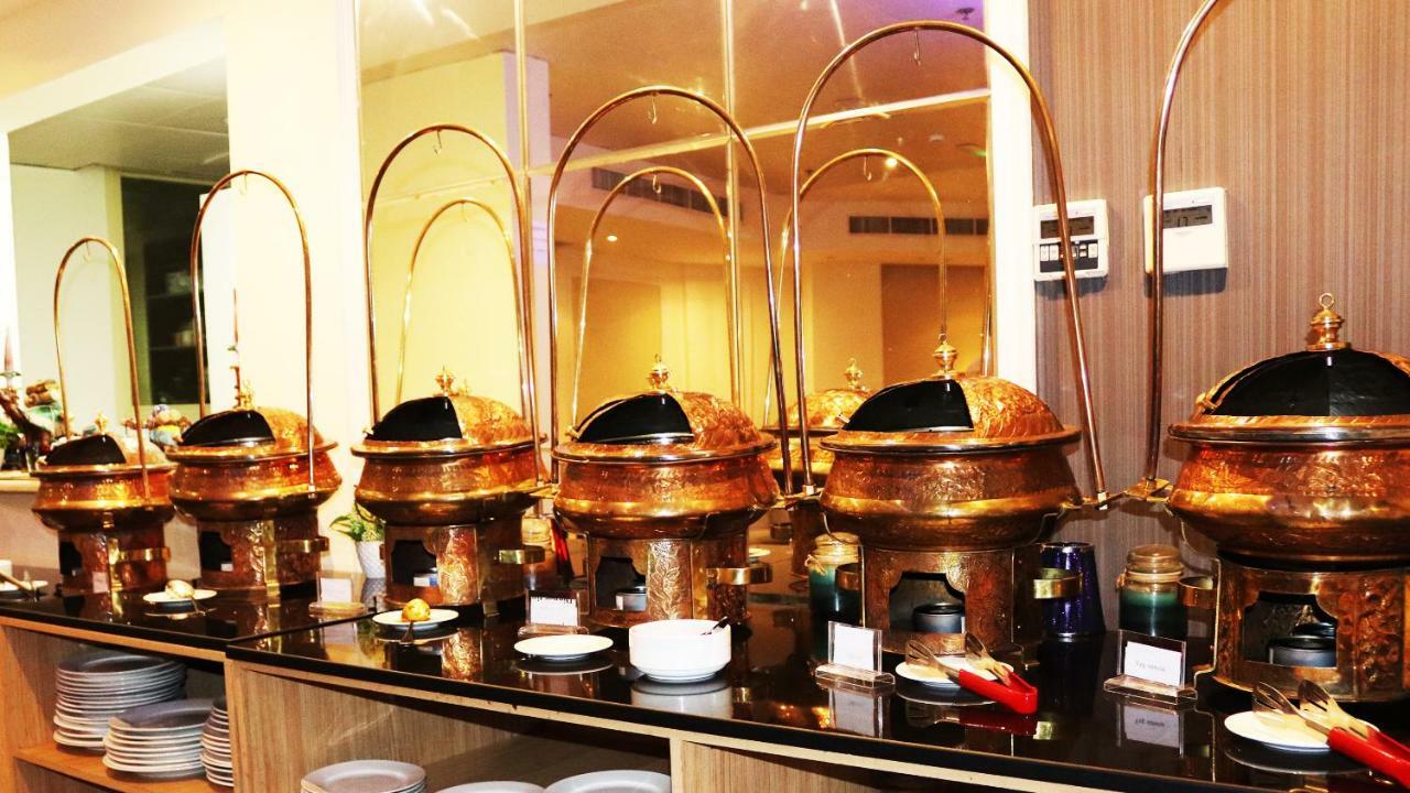 Buraq Hotel Дубай Экстерьер фото